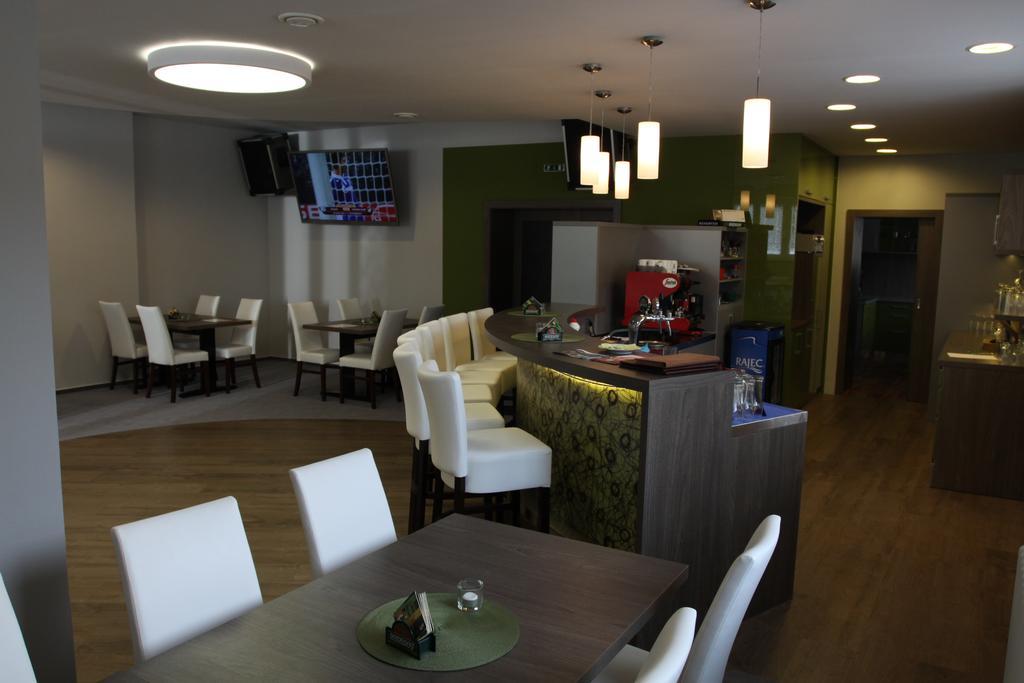 Hotel Odra オストラヴィツェ エクステリア 写真