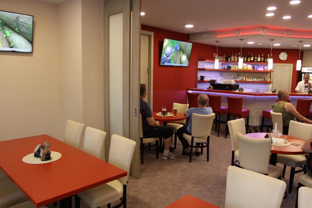 Hotel Odra オストラヴィツェ エクステリア 写真