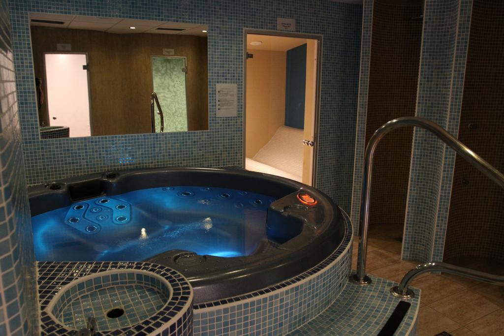 Hotel Odra オストラヴィツェ エクステリア 写真