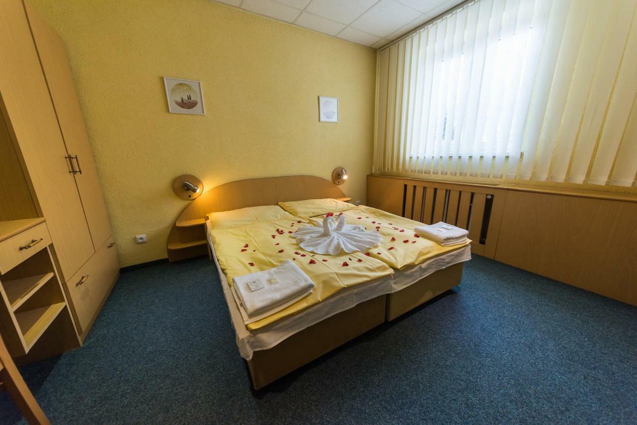 Hotel Odra オストラヴィツェ エクステリア 写真